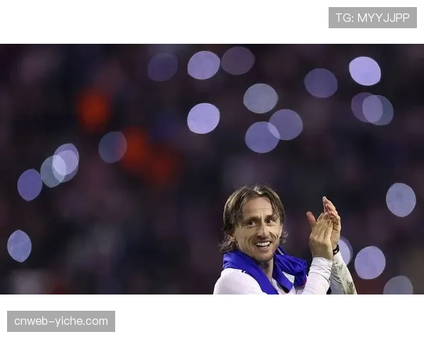 特写：即将年满41岁的皇马传奇莫德里奇，在训练中依然是最努力的一个